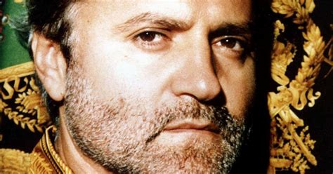 versace assassiné|La storia dell’assassinio di Gianni Versace, un caso risolto  .